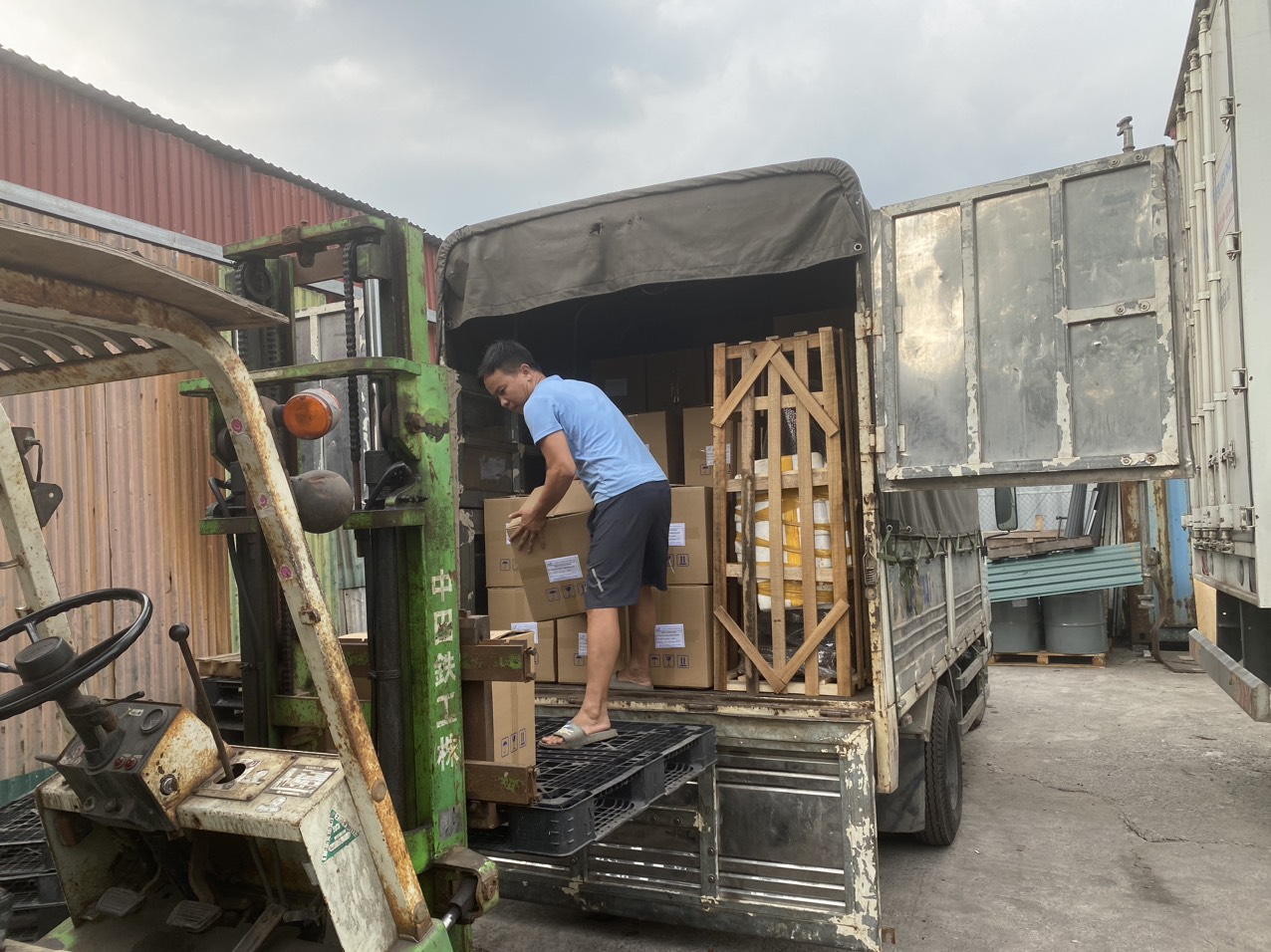 Quy trình đóng gói và vận chuyển hàng hóa an toàn tại Vận Tải Nguyễn Kiên Phát